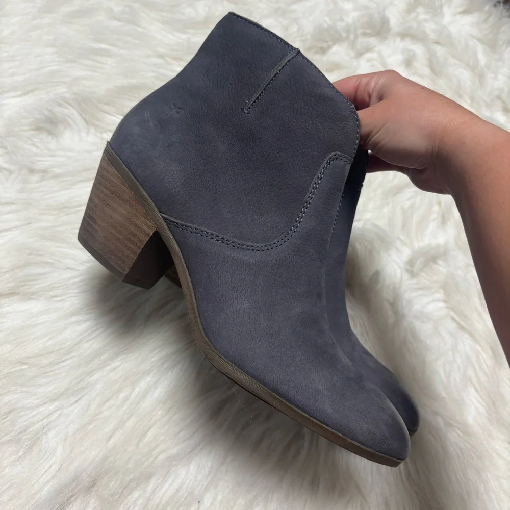 Frye Judith Seam Gray Leather Western Style Booties size 9.5 Women’s